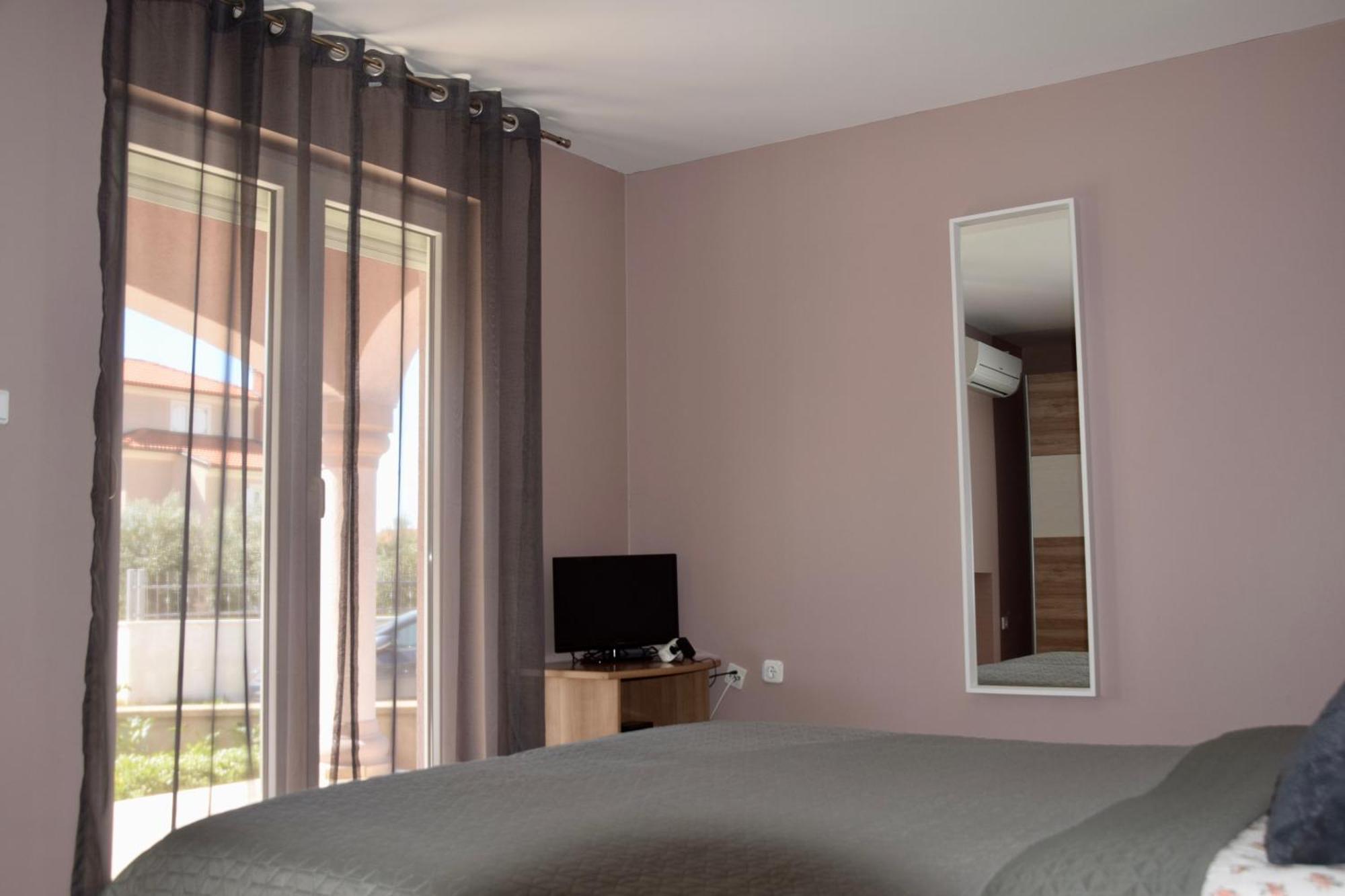 Apartments Vukalovic 2 เมดูลิน ภายนอก รูปภาพ
